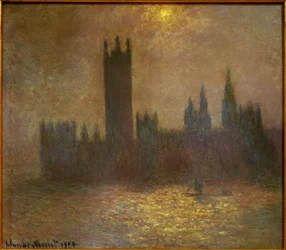 London, the Parliament, Sun Effect in Fog