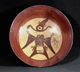 Precolombian art, Nazca civilization: mug of terracotta decorated with the representation of a bird