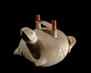 Pre-Columbian art, Paracas civilization (Peru): frog-shaped vase. 800-200 BC. Lima, National Museum of Anthropology and Archaeology