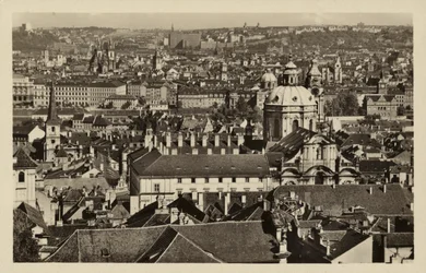Postcard depicting a general view of Prague