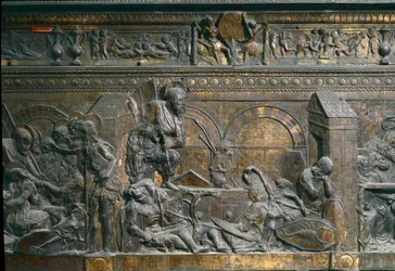 The resurrection of Christ. (Detail) Low relief of the right pulpit