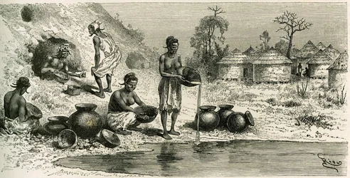 Women in the village of Koumakhana wash gold (engraving by Riou, to illustrate the story 