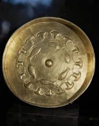 Gold plate. Present of Pharaoh Tuthmosis III to his general Djehouty