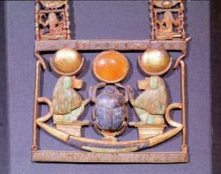 Necklace of the Rising Sun, from the tomb of Tutankhamun (c.1370-52 BC) New Kingdom (detail)