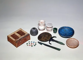 Objects removed from the tomb of an Egyptian lady, from tomb group 1723, from Sidmant el-Gebel, New Kingdom