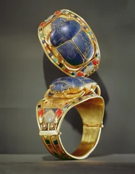 Scarab bracelet, from the Tomb of Tutankhamun, New Kingdom (gold and lapis lazuli)