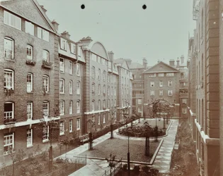 Bourne Estate: formal courtyard garden, London