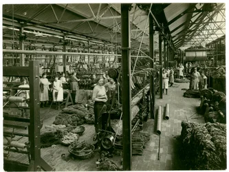 Chenille winding, carpet factory, 1923