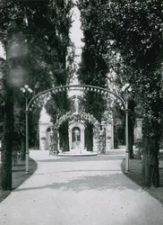 Cremorne Gardens, London: The Grotto