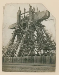 Erecting Cleopatra