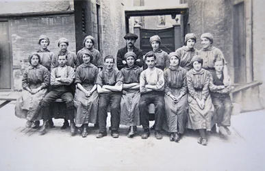 Female workers at the Woolwich Arsenal, London