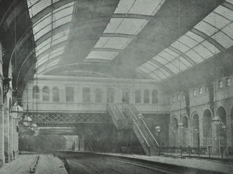Kings Cross Station: view of the platforms