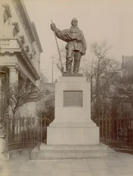 Statue of Robert Falcon Scott