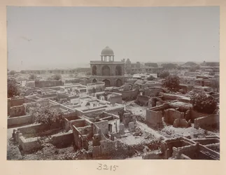 Village inside Purana Qila, View around Sher Mandal, ca. 1908-1911