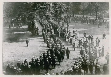 Volunteers in Temple Gardens