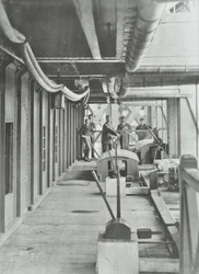 Woolwich Ferry: North Pontoon Hydraulic Lever Platform, 1896