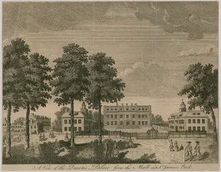 Buckingham House, A view of the Queens Palace from the Mall in St Jamess Park