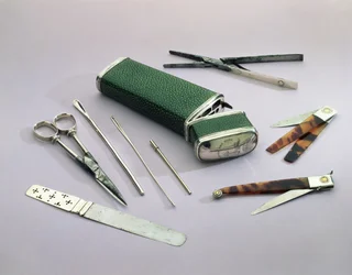 Pocket Etui, containing surgeons instruments for minor operations