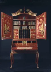 Queen Anne bureau cabinet, early 18th century