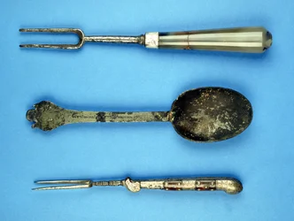 Two forks and a spoon