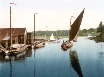 Wherry Leaving Wroxham