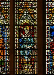 Window Ww depicting an archbishop