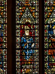 Window Ww depicting an archbishop