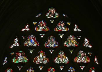 Window depicting Christ with angels carrying Instruments of the Passion