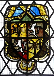 Window n7 depicting Royal arms