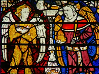 Window w12 depicting angels