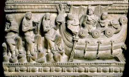 Etruscan art: “Ulysses, tied to the mast of his ship, resists the singing of the sirens”. Low relief of a sarcophagus from Volterra. 4th-3rd century BC. Florence, Archaeological Museum