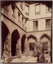 Cloister of the Billettes, 24 rue des Archives