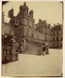 Fontainebleau - Courtyard of Farewells