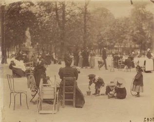 Women and Children in the Luxembourg Gardens