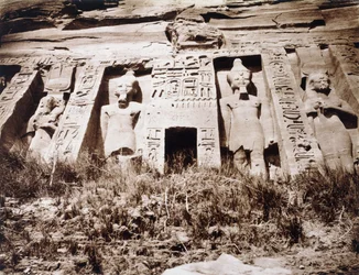 Abou-Sembil, Petit Speos, Partie Centrale de la Facade