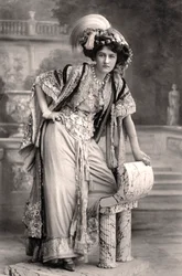 Elizabeth Firth, actress