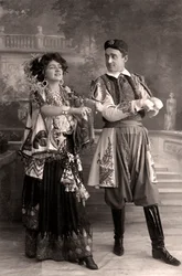 Lily Elsie and Joseph Coyne in The Merry Widow, 1908