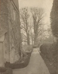 Kelmscott Manor: In the Garden