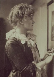 Portrait Photograph of Ellen Terry by Frederick Hollyer