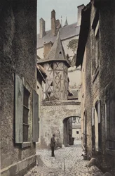 Gien, Street Leading to the Castle