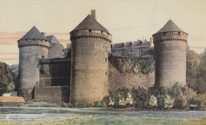 Lassay, Chateau, Riverside Side