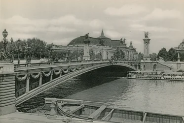Alexandre Bridge and Great Palace