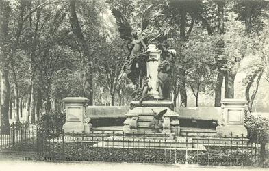 Monument of the Fabulist La Fontaine, Luxembourg Gardens