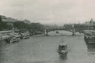The Seine and the Saints-Peres Bridge