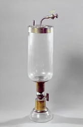 Apparatus for studying gas, designed by Antoine Laurent de Lavoisier