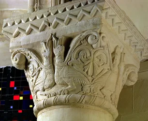 Column Capital Bearing Symmetrically Arranged Grotesques from the Hemicycle Choir