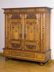 Cupboard with seven columns, c. 1665