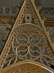 Rosette on the west façade