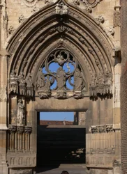The Centre of the Fortified Gate