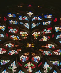 North rose window depicting musical angels (detail)